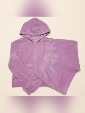 Juicy Couture Velour Zip Hoodie & Shorts Set - L